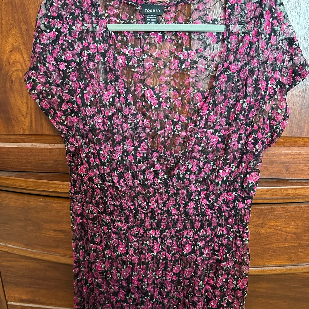 Torrid lace top size large. Fuchsia flowers with black lace